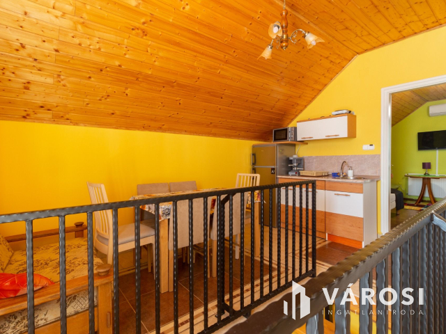 Eladó 6 lakásos családi ház Siófokon