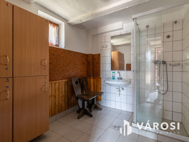 Bejáratott Sportlétesítmény eladó Sóskúton!