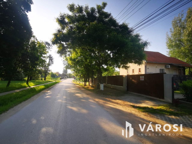 Családi ház Dömsöd Kis-Duna partján