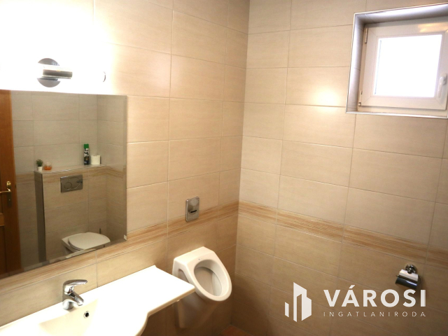 7 apartmanos üdülőház a Balaton partján