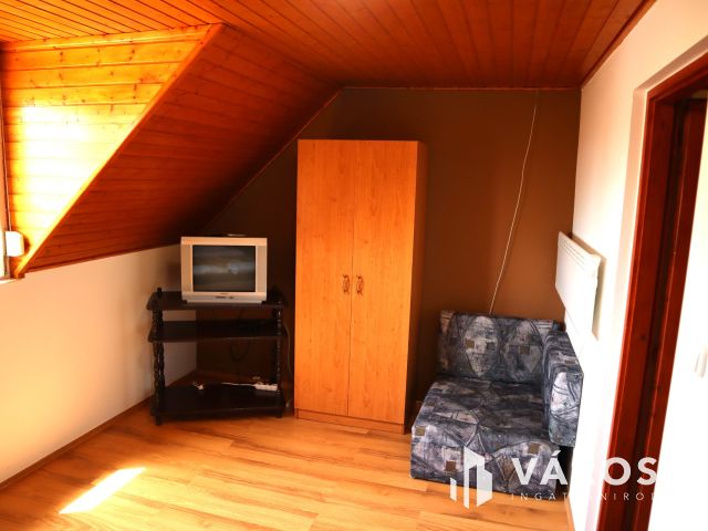 4 apartmanos családi ház eladó Sóstón