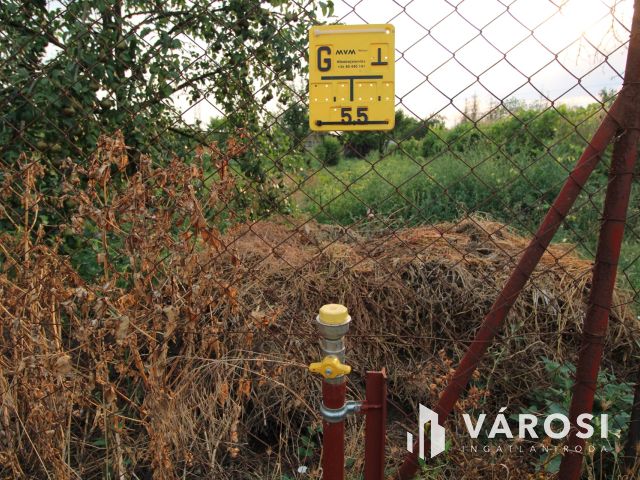 Almáskertekben 4 zárt kert egyben