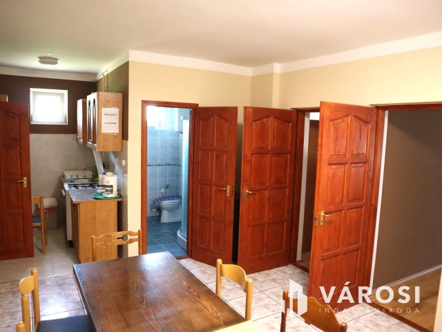 2 apartmanos családi ház eladó Sóstón