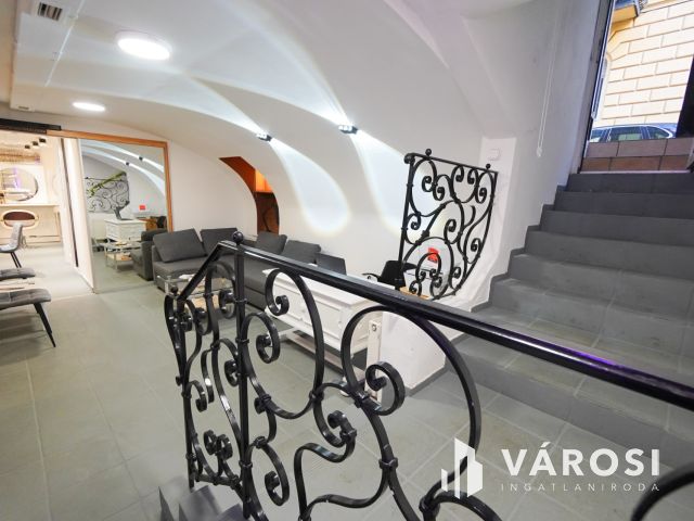 Bevezetett szépségszalon vendégkörrel remek helyen!