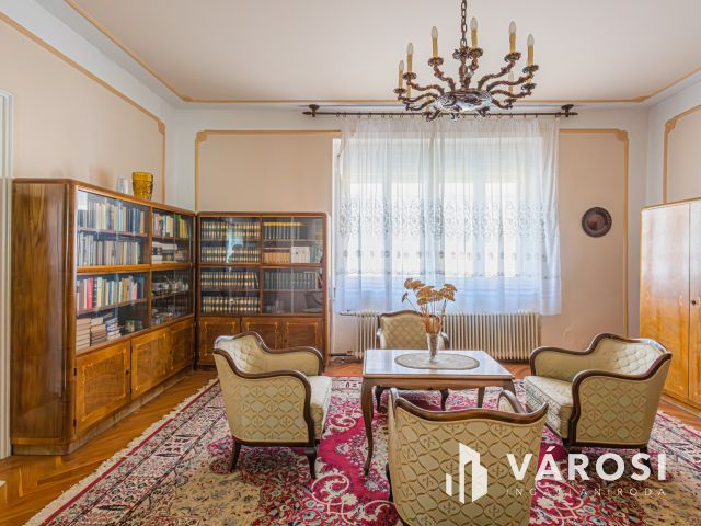 Központi elhelyezkedésű ház Kiskunmajsán