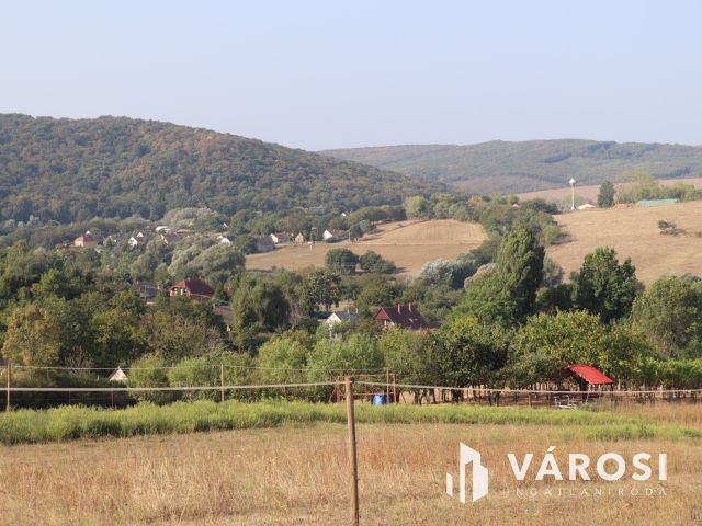 Fantasztikus panorámás telek Kerekiben eladó