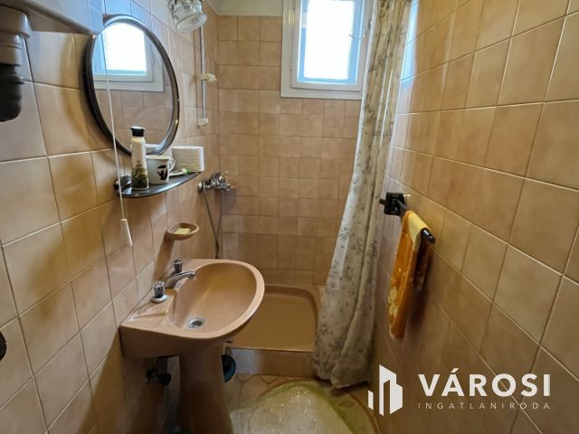 Debreceni 5 Szobás Jó Ház Csendes Kertvárosi Környezetben!