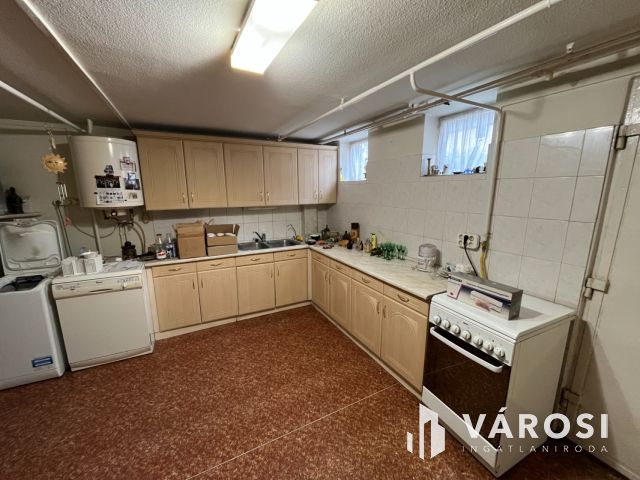 Debreceni 5 Szobás Jó Ház Csendes Kertvárosi Környezetben!