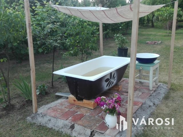 Debrecen-Apafán, Madárdalos Önellátó Kis Birtok Eladó!