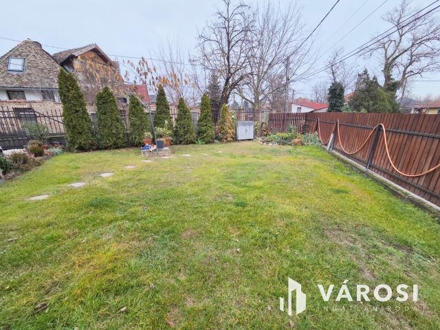 Exkluzív ikerház + Különálló modern lakás egyben eladó