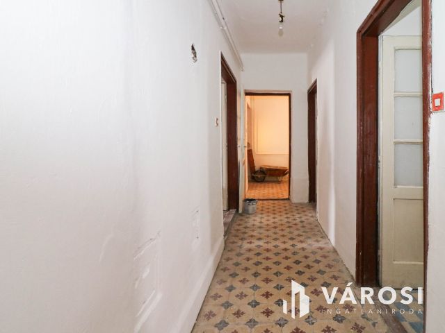 Felújítandó kádár kocka Gyomaendrődön