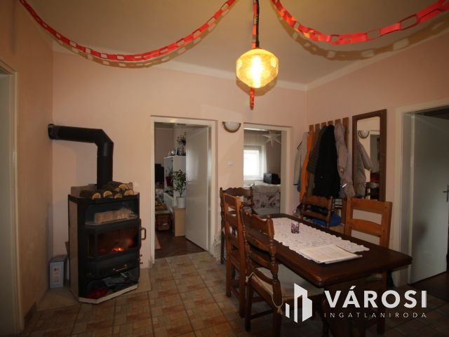 Jó adottságú, tágas ház, Kenyeriben