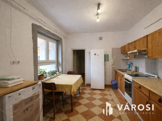 Sokoldalú lehetőségeket kínáló családi ház ELADÓ!