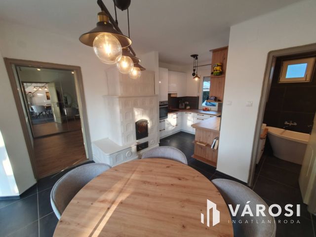 Kiváló, újszerű napelemes ikerfél Széplakon eladó