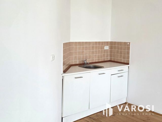 330 m2+120 m2 csarnok+ iroda Debrecen déli ipari övezet