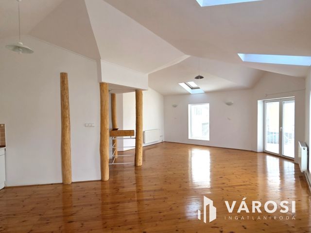 330 m2+120 m2 csarnok+ iroda Debrecen déli ipari övezet