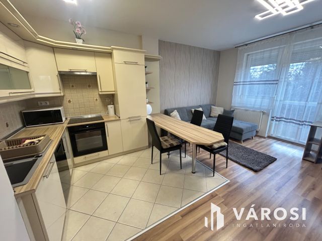 Kiadó egy gyönyörű & világos lakás a füredikapuban!!