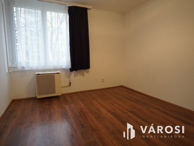 Kodály utcában első emeleti, erkélyes lakás