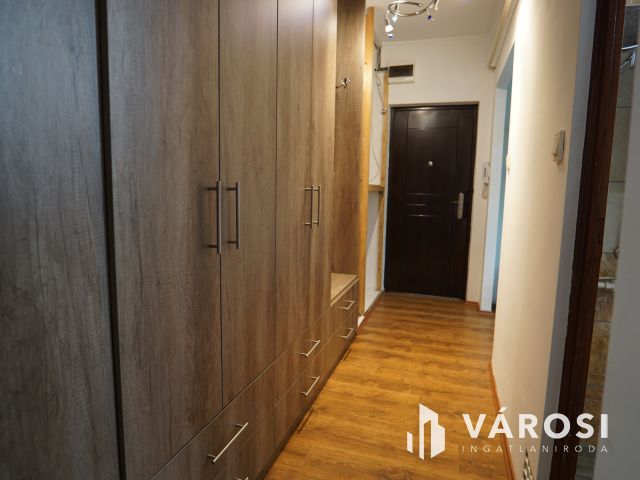 Kodály utcában első emeleti, erkélyes lakás