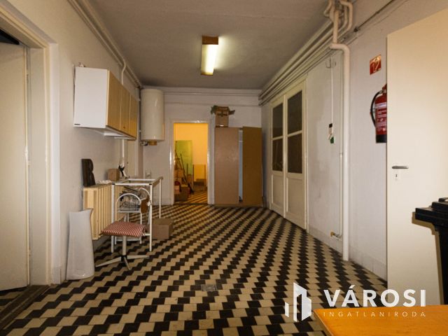 Medgyesbodzás fő utcáján ingatlan eladó