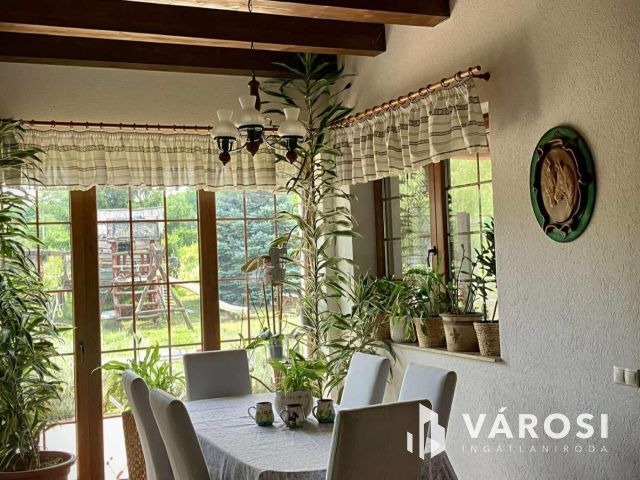 Álombirtok Pesthez közel