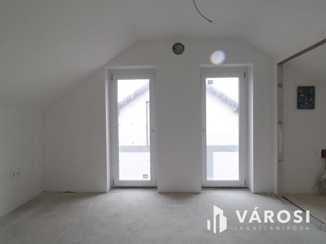 Kulcsrakész ikerház Újszegeden.