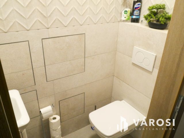 Új építésű három szobás lakás kiadó az I. kerületben