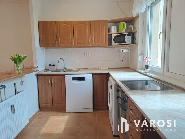 Újkerti 3 szobás panel lakás kiadó