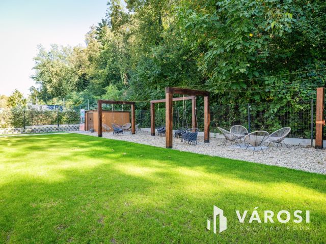 Balatonföldváron erkélyes lakás 100 méterre a Balatontól